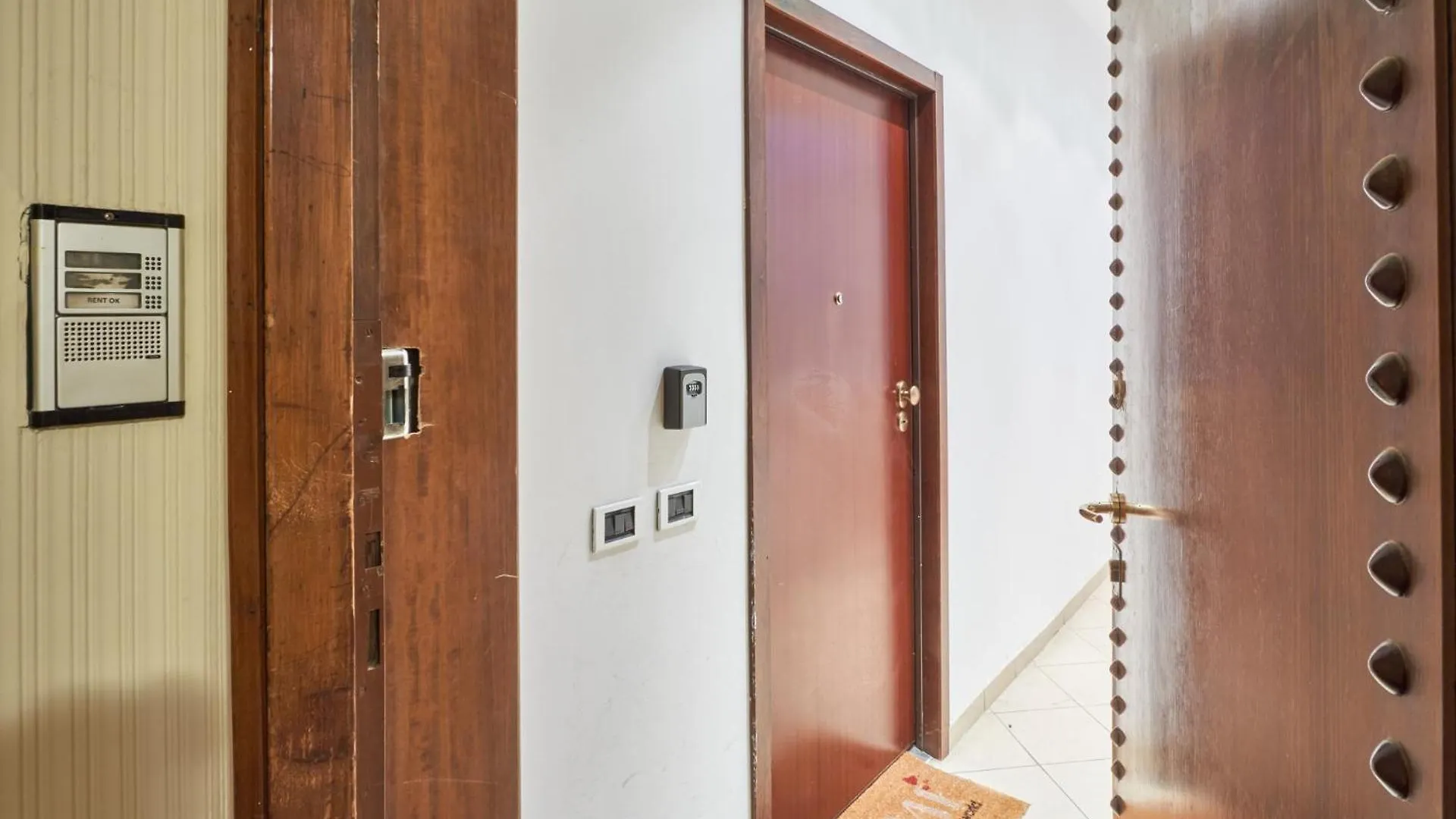 Apartment Easylife - Raffinato Appartamento In Duomo Milan